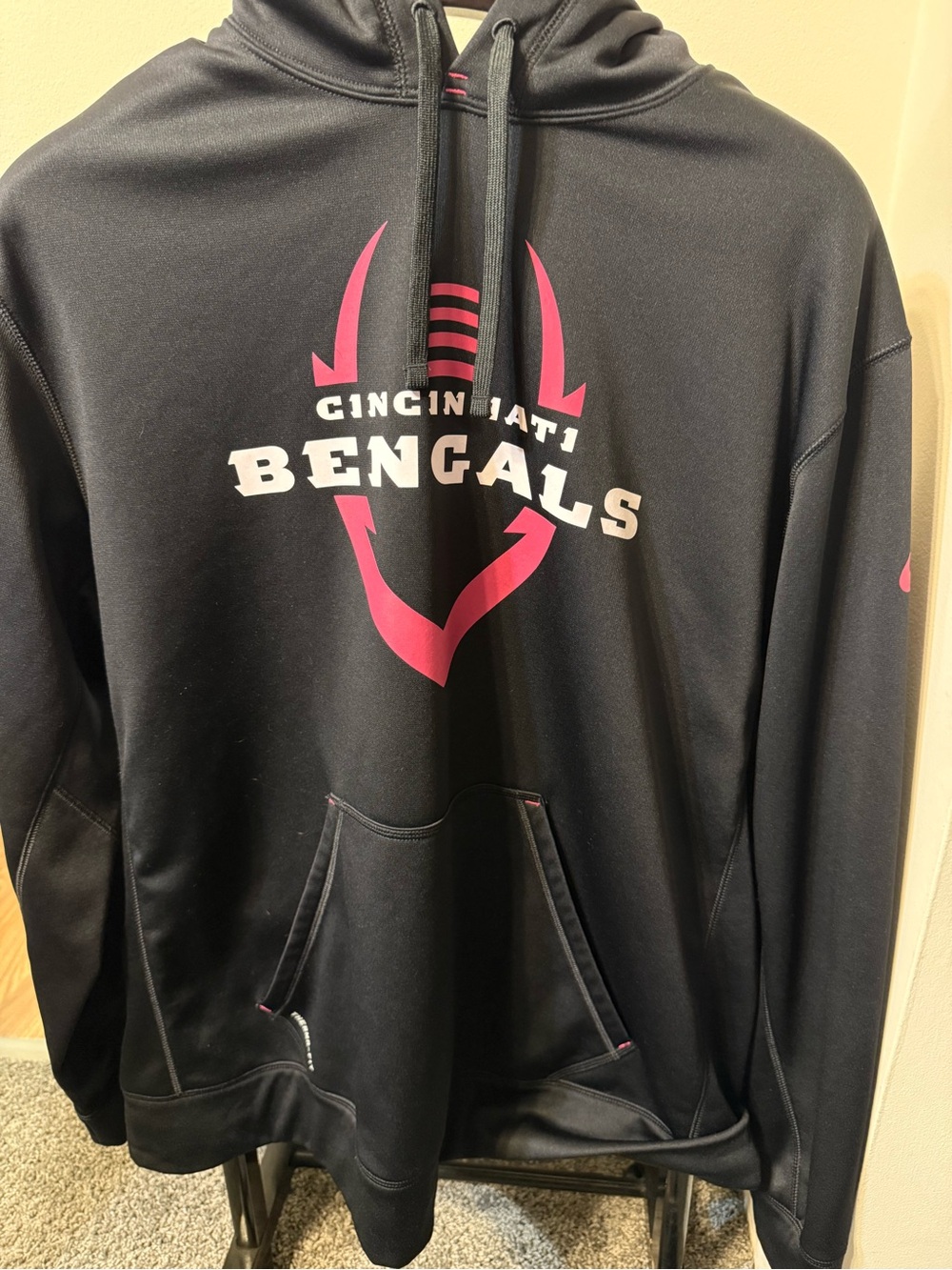 Cincinnati Bengals breast cancer awareness Team Apparel black pink Hoodie  XXL